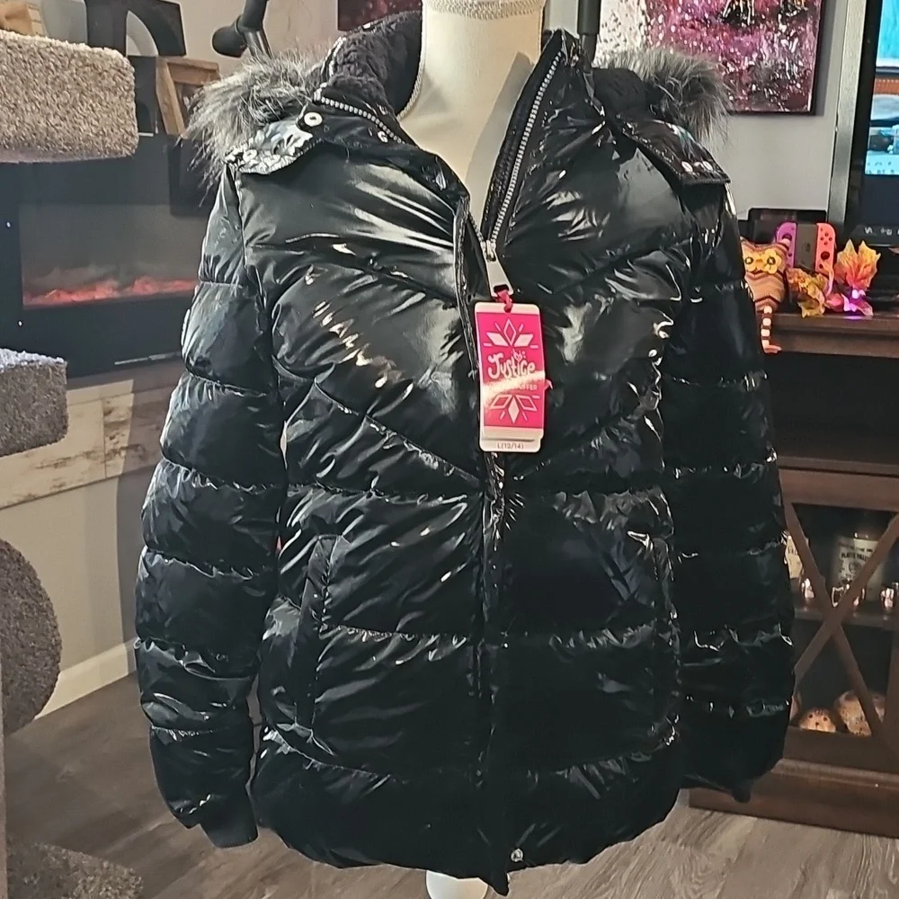 JUSTICE Girls Nwts winter jacket. Sz large 12/14. Black & fur hood!! BLACK!!